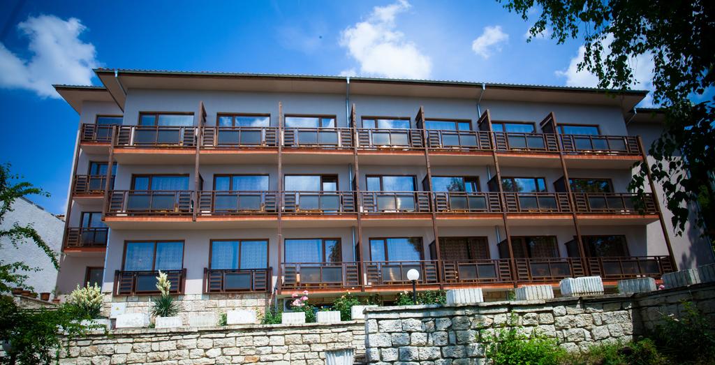 BISSER_HOTEL_BALCHIK_BULGARIA_AIR_TOUR_TRAVEL